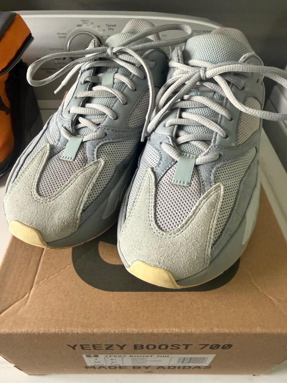 Yeezy boost 700